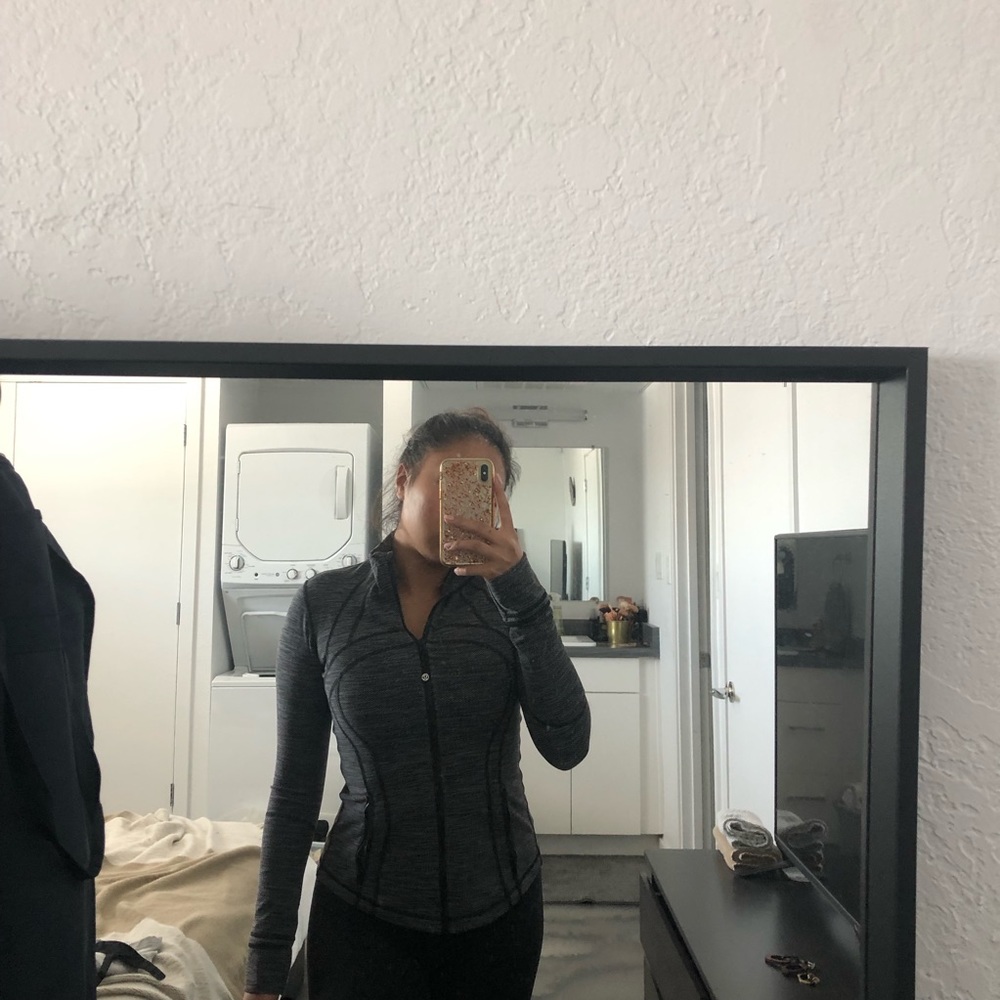 Lululemon jacket size 4